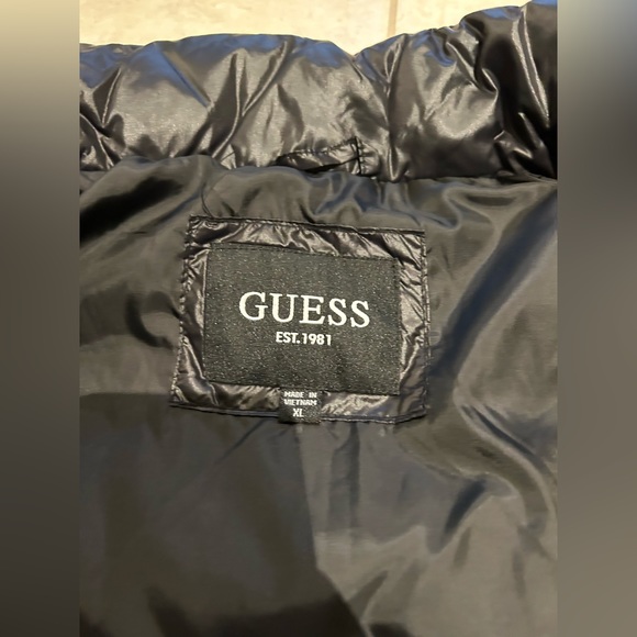 Men’s size XL black Guess puffer jacket - Picture 6 of 7
